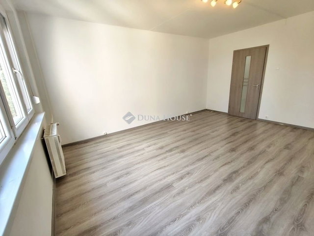 Eladó panellakás, Kecskeméten 43 M Ft, 2 szobás