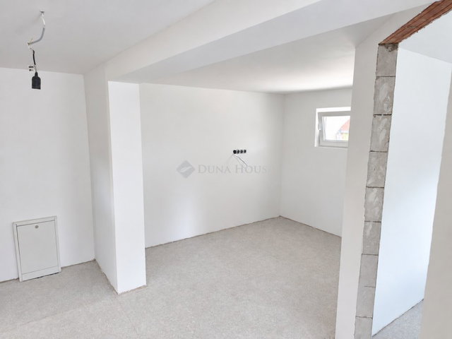 Eladó téglalakás, Vecsésen 45 M Ft, 2 szobás