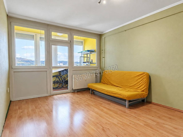 Eladó panellakás, Egerben, Töviskes téren 39.9 M Ft, 3 szobás