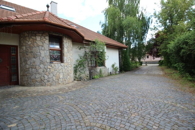 Eladó családi ház, Mogyoródon 189 M Ft, 6 szobás
