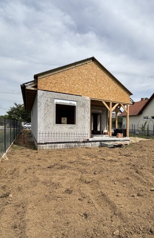Eladó családi ház, Balatonkeresztúron 89.99 M Ft, 4 szobás