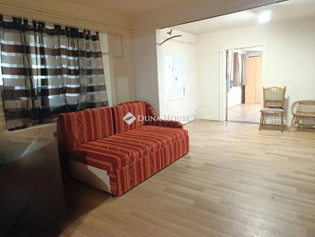 Eladó családi ház, Mohácson 36 M Ft, 2 szobás