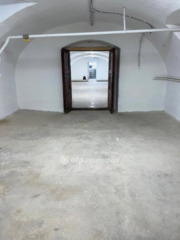 Eladó üzlethelyiség, Pécsett 30.9 M Ft / költözzbe.hu