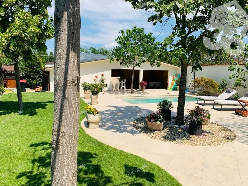 5 bed · 275m² · 340.000.000 ft