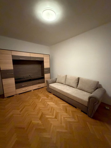 Kiadó téglalakás, albérlet, Pécsett, József utcában, 1 szobás