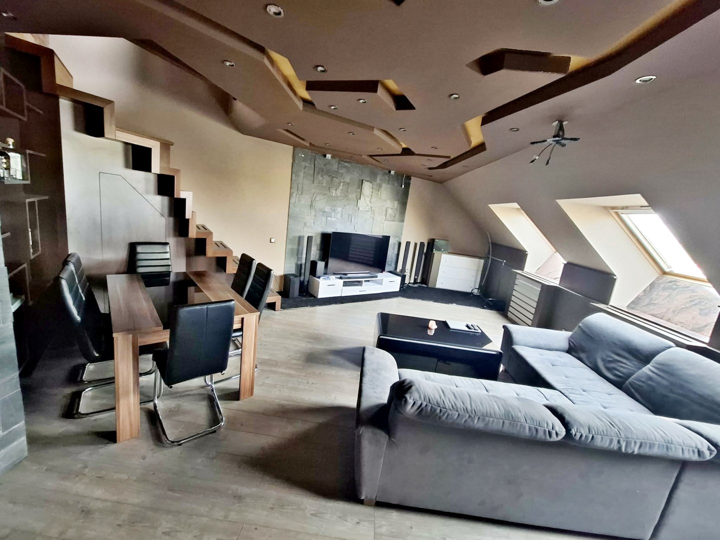 1 bed · 81m² · 65.500.000 ft