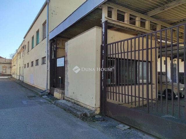 Eladó ipari ingatlan, Szentesen 150 M Ft / költözzbe.hu