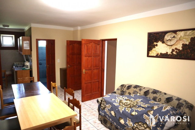 Eladó családi ház, Siófokon 195 M Ft, 12 szobás
