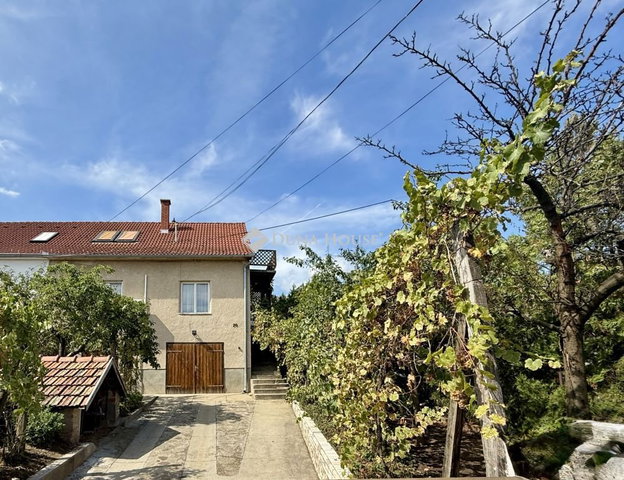 Eladó ikerház, Pakson, Virág utcában 61.9 M Ft, 3 szobás
