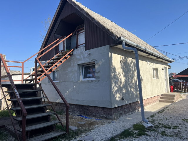 Eladó családi ház, Tóalmáson 31.5 M Ft, 2 szobás