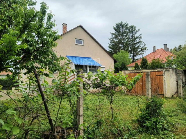 Eladó családi ház, Hajmáskéren 62.9 M Ft, 3 szobás