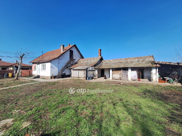 Eladó családi ház, Füzesgyarmaton 23 M Ft, 2 szobás