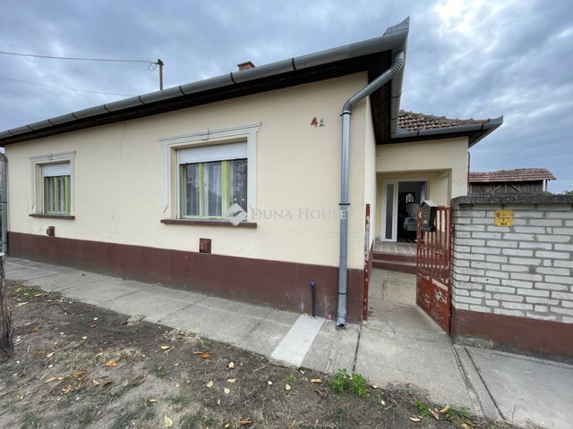 Eladó családi ház, Mélykúton 15.9 M Ft, 2 szobás