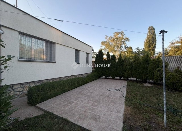 Eladó ikerház, Velencén 50 M Ft, 2+1 szobás