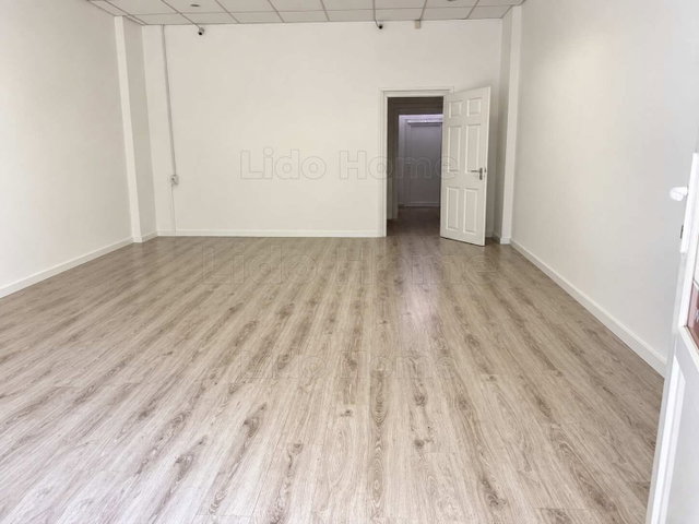 Kiadó üzlethelyiség, Tatabányán 170 E Ft / hó, 2 szobás