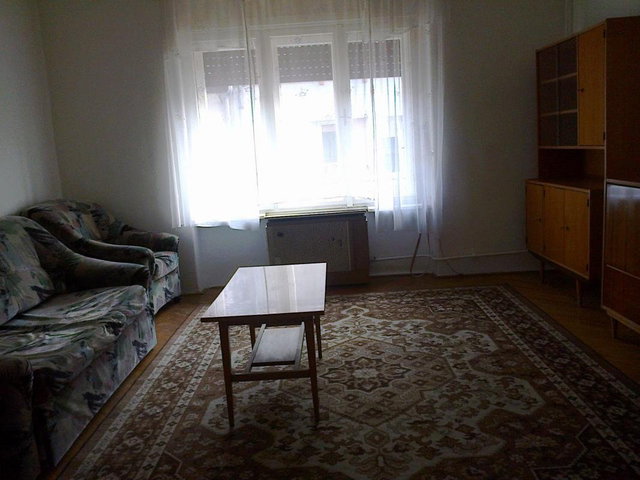 Kiadó téglalakás, albérlet, Pécsett 130 E Ft / hó, 1+1 szobás