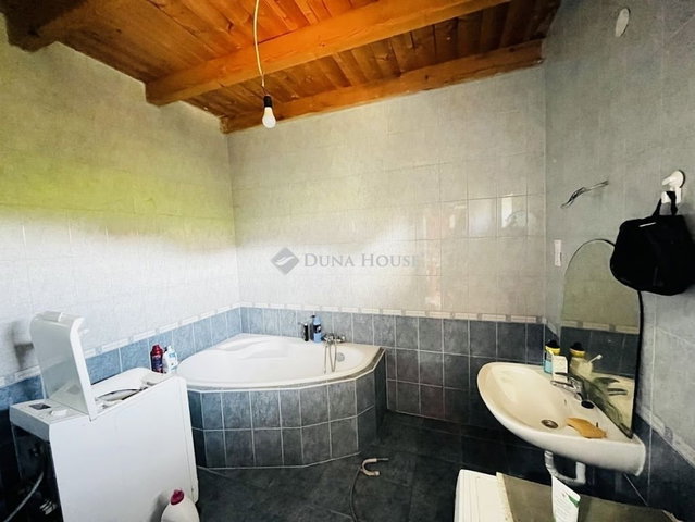 Eladó családi ház, Szentlőrinckátán 16.5 M Ft, 1 szobás