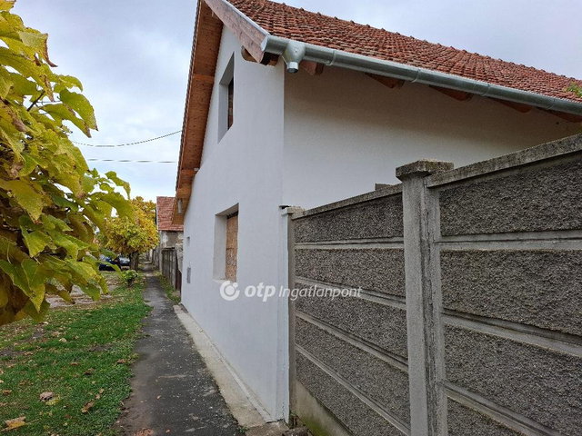 Eladó családi ház, Békéscsabán 68 M Ft, 5 szobás