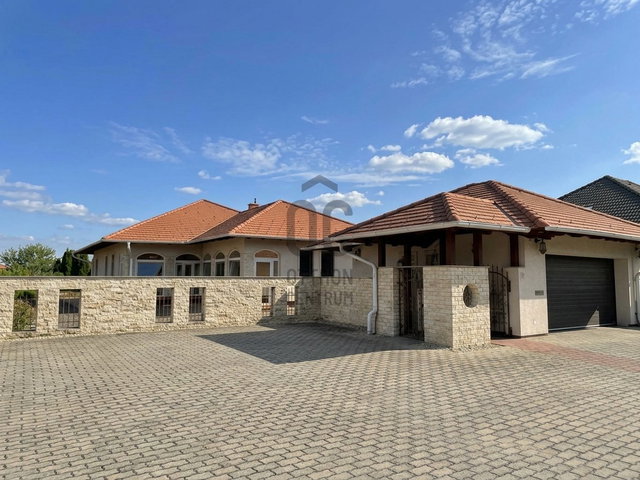 Eladó családi ház, Lövőn 185 M Ft, 6 szobás