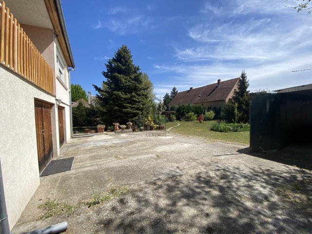 Eladó családi ház, Kecskeméten 152.8 M Ft, 5 szobás