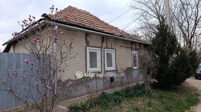 Eladó családi ház, Jászfényszarun 15.9 M Ft, 1+1 szobás