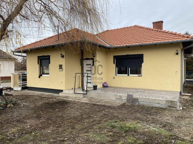 Eladó családi ház, Abonyban 67.99 M Ft, 4 szobás