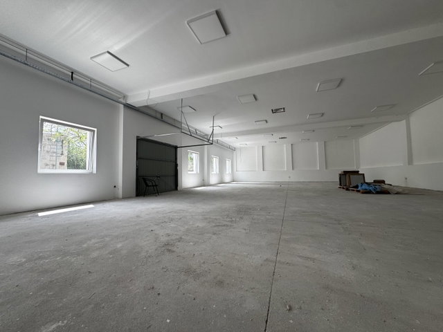 Kiadó üzlethelyiség, Téten 1700 E Ft / hó