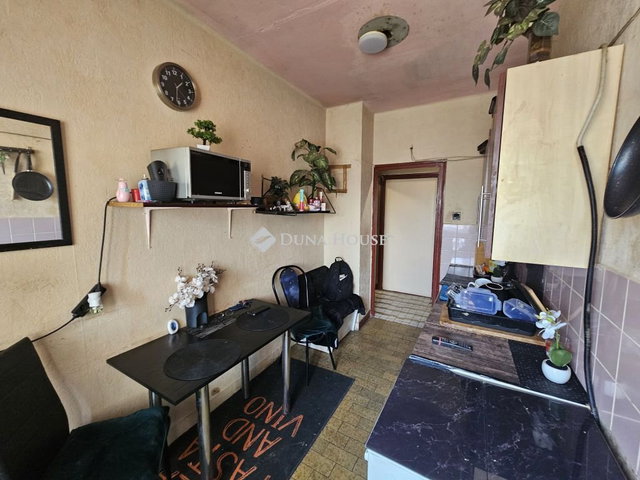 Eladó panellakás, Dorogon, Gorkij utcában 39.98 M Ft, 2 szobás