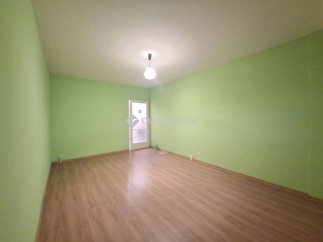 Eladó panellakás, Kecskeméten 42.9 M Ft, 3 szobás