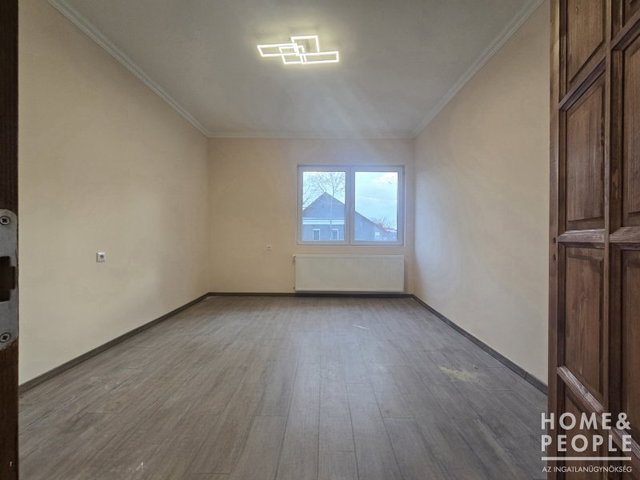 Eladó családi ház, Makón 69.999 M Ft, 3+1 szobás