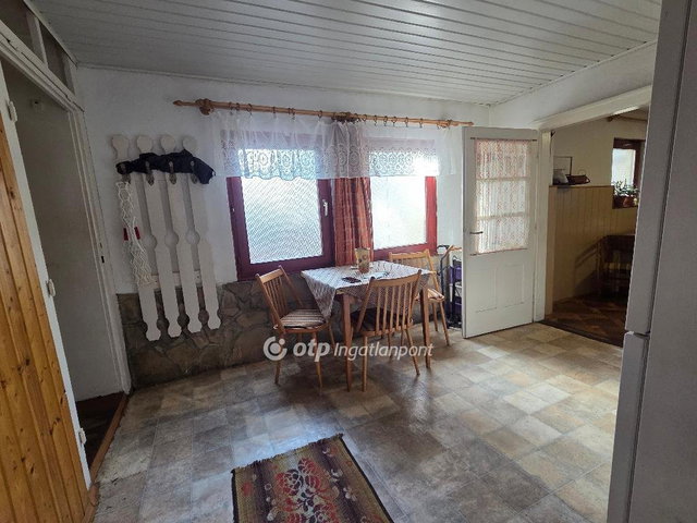 Eladó téglalakás, Mezőhegyesen 6.5 M Ft, 2 szobás