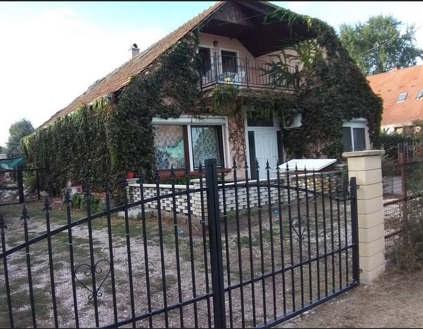 Eladó családi ház, Táborfalván 89 M Ft, 6 szobás