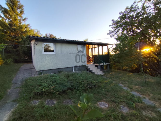 Eladó nyaraló, Balatonkenesén 35.8 M Ft, 3 szobás