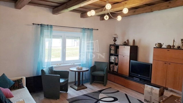 Eladó családi ház, Olaszfán 21.9 M Ft, 2 szobás