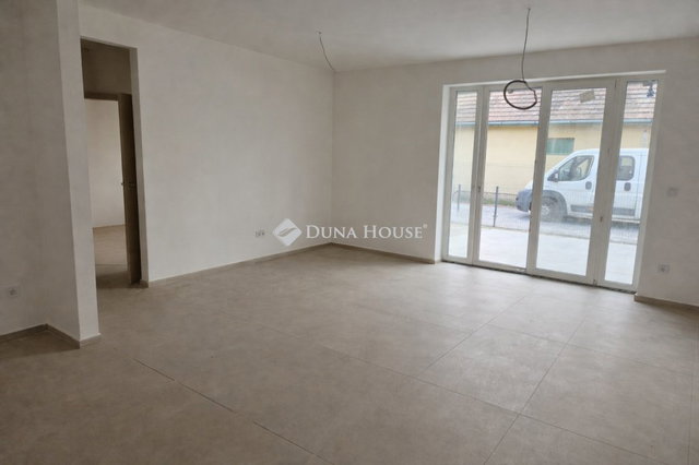 Eladó ikerház, Üllőn 115 M Ft, 4 szobás / költözzbe.hu