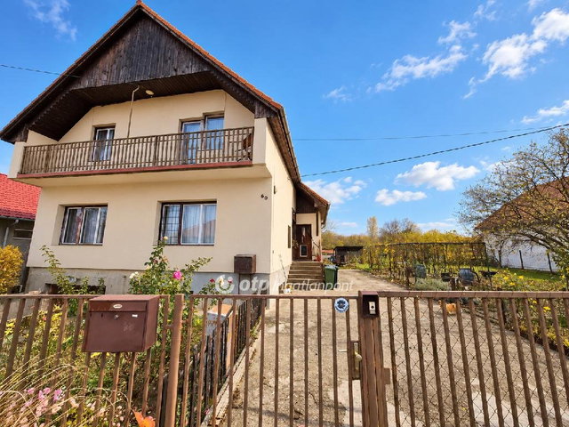 Eladó családi ház, Ercsiben 89.9 M Ft, 6 szobás