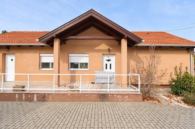 Eladó családi ház, Ráckevén 75.9 M Ft, 3 szobás