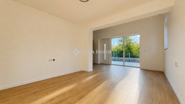 Eladó családi ház, Szigetmonostorban, Ibolya utcában 63.9 M Ft