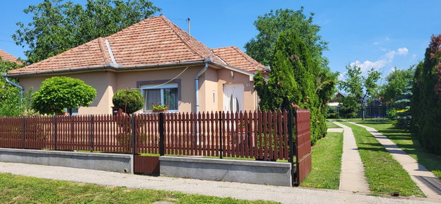 Eladó családi ház, Jászárokszálláson, Szent István utcában