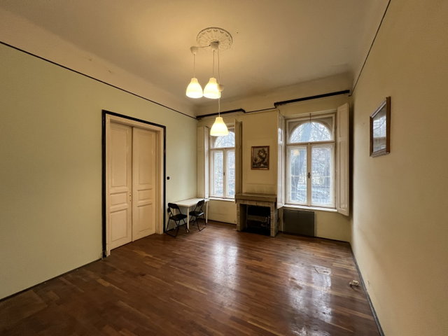 Eladó téglalakás, Budapesten, VI. kerületben 83.9 M Ft, 3 szobás
