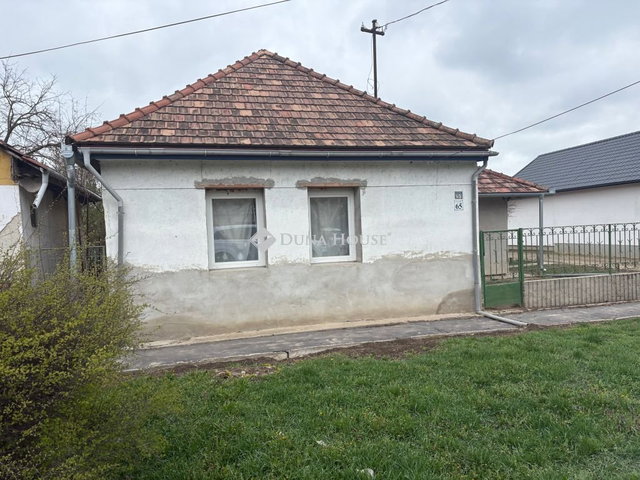 Eladó családi ház, Enyingen 32 M Ft, 4 szobás
