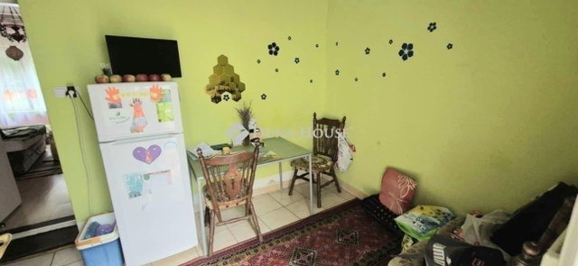 Eladó családi ház, Szegeden 38 M Ft, 1 szobás