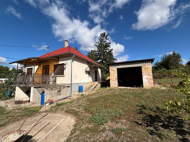 Eladó családi ház, Dunakeszin 119 M Ft, 3 szobás