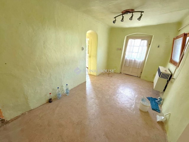 Eladó családi ház, Villányban 23.5 M Ft, 2 szobás