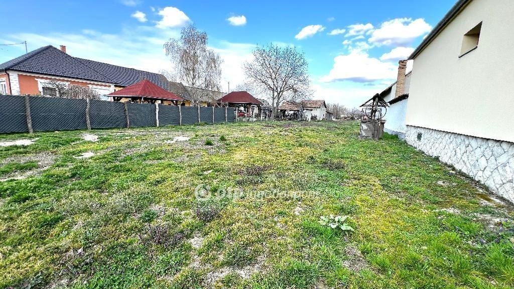 1298m² · 25.000.000 ft