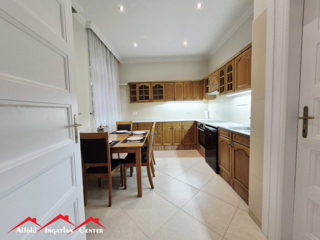 Kiadó téglalakás, albérlet, Békéscsabán 290 E Ft / hó
