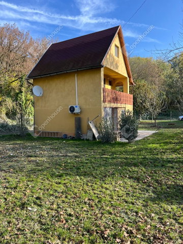Eladó nyaraló, Érsekcsanádon 30.9 M Ft, 4 szobás