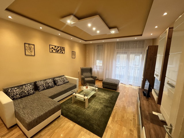 Kiadó téglalakás, albérlet, Pápán 150 E Ft / hó, 2 szobás
