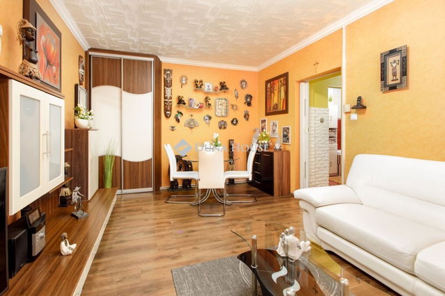 Eladó téglalakás, Mosonmagyaróváron 39.99 M Ft, 2 szobás