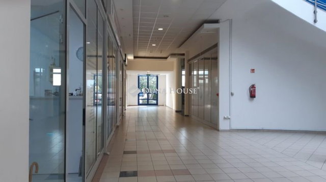 Eladó üzlethelyiség, XVII. kerületben, Csomafalva utcában